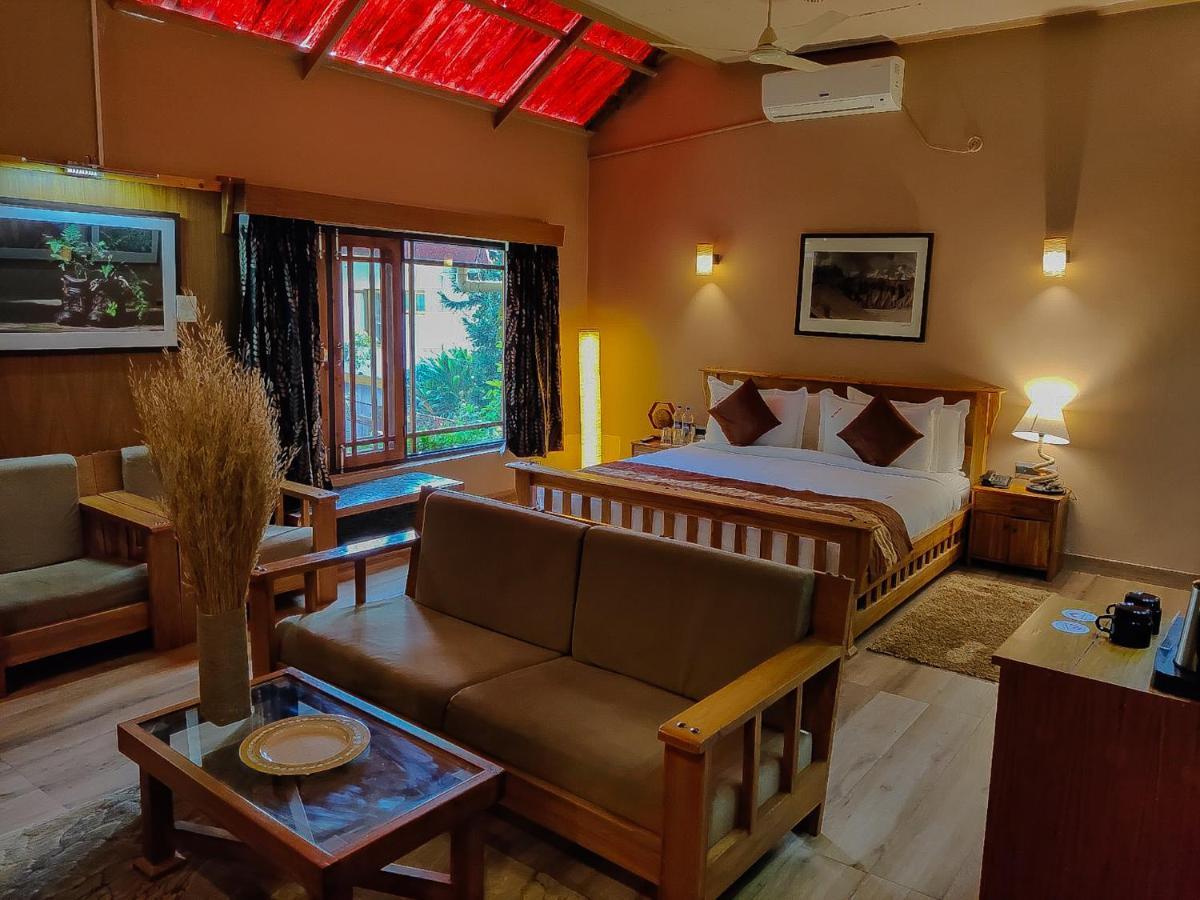 The Divine Hima Hotel Dharamshala Bagian luar foto
